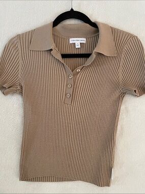 Calvin Klein Jeans ribbed cap sleeve polo shirt in a neutral beige Sz MP